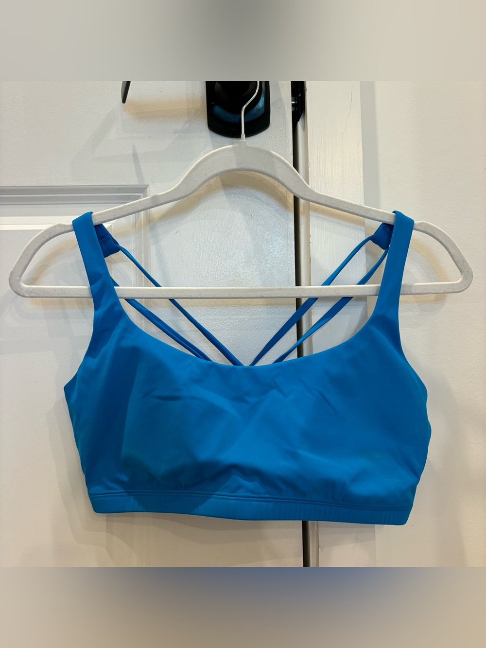 CRZ YOGA neon blue strappy sports bra